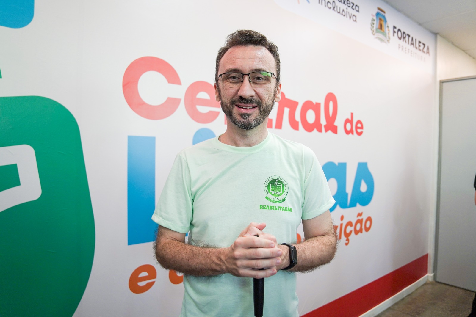 Aristides Aguiar posa para a foto